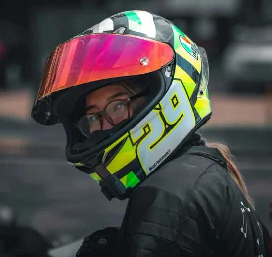 Brille unterm Helm – klarer Durchblick auf dem Motorrad