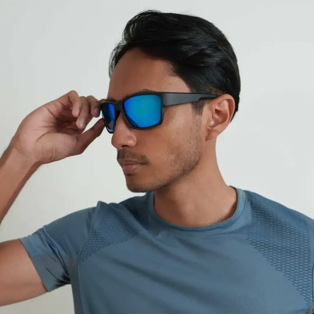 Brillenfassungen aus Abfallmaterialien: Das Carbonit-Material von Regenesis 