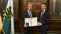 Ehre-fuer-jahrzehntelanges-Engagement-Thomas-Truckenbrod-erhaelt-Bundes-Verdienstorden