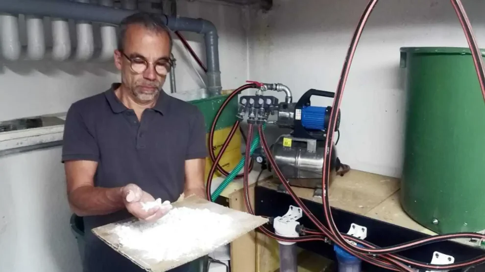 Umweltschutz in der Augenoptik: Elektrolyse reduziert Mikroplastik