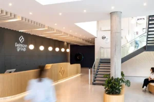 Fielmann mit Rekordjahr: Vision 2025 übertroffen, neuer Wachstumspfad bis 2035