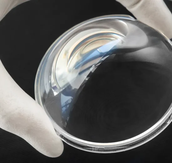 Fraunhofer & NanoAR: Deutlich weniger Oberflächenspiegelung dank Nanotechnologie (Bildquelle: © Fraunhofer IOF)