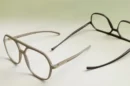 Götti Dimension bringt die Doppelsteg Brille zurück