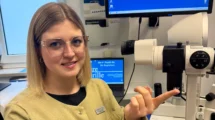 Kontaktlinsen-Anpassung in der Praxis - Tipps von Expertin Katharina Manz für Augenoptiker