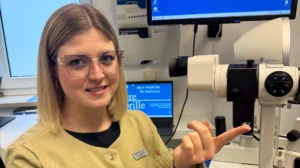 Kontaktlinsen-Anpassung in der Praxis - Tipps von Expertin Katharina Manz für Augenoptiker