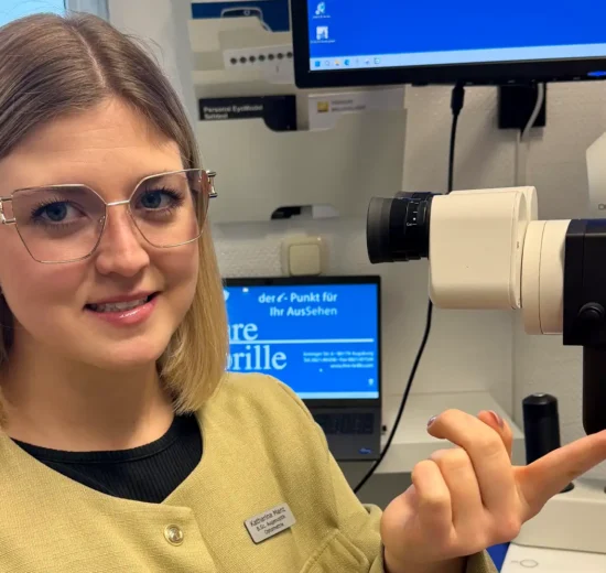 Kontaktlinsen-Anpassung in der Praxis - Tipps von Expertin Katharina Manz für Augenoptiker