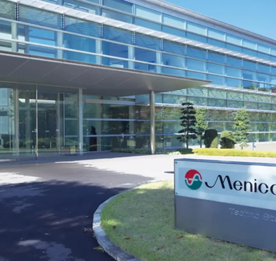 Menicon baut global aus und ordnet sein Kontaktlinsen Portfolio neu
