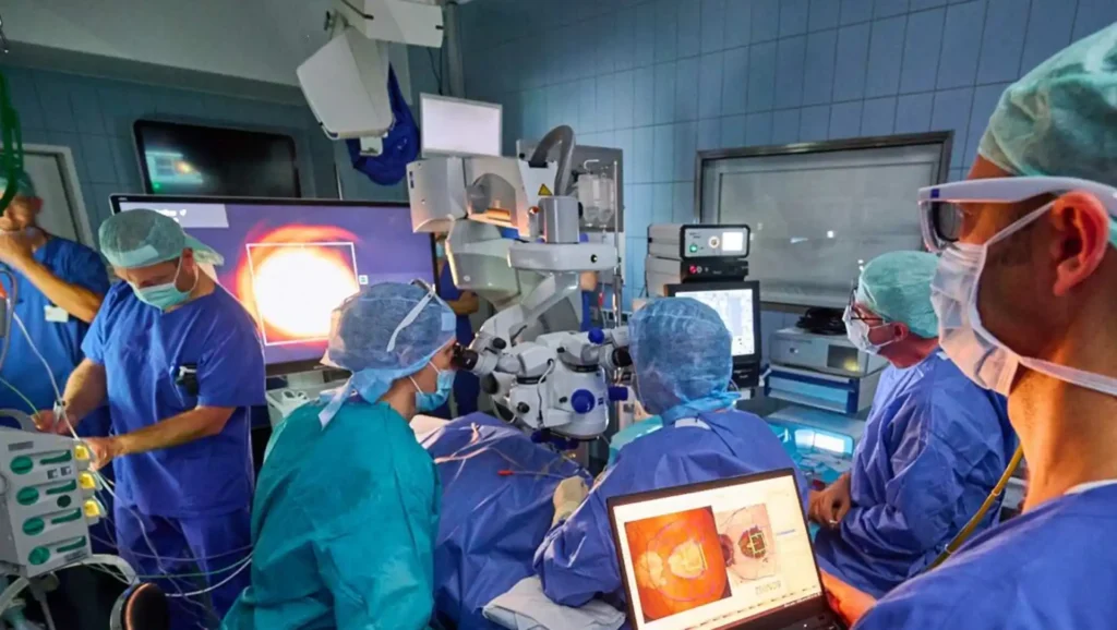 Mikrochip-Implantat eröffnet neue Perspektive bei geographischer Atrophie