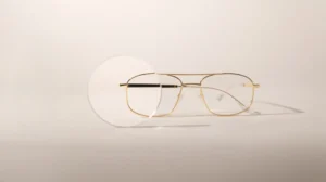 Mister Spex startet mit Premium-Brillengläsern von HOYA durch
