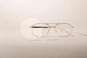 Mister Spex startet mit Premium-Brillengläsern von HOYA durch