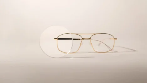 Mister Spex startet mit Premium-Brillengläsern von HOYA durch