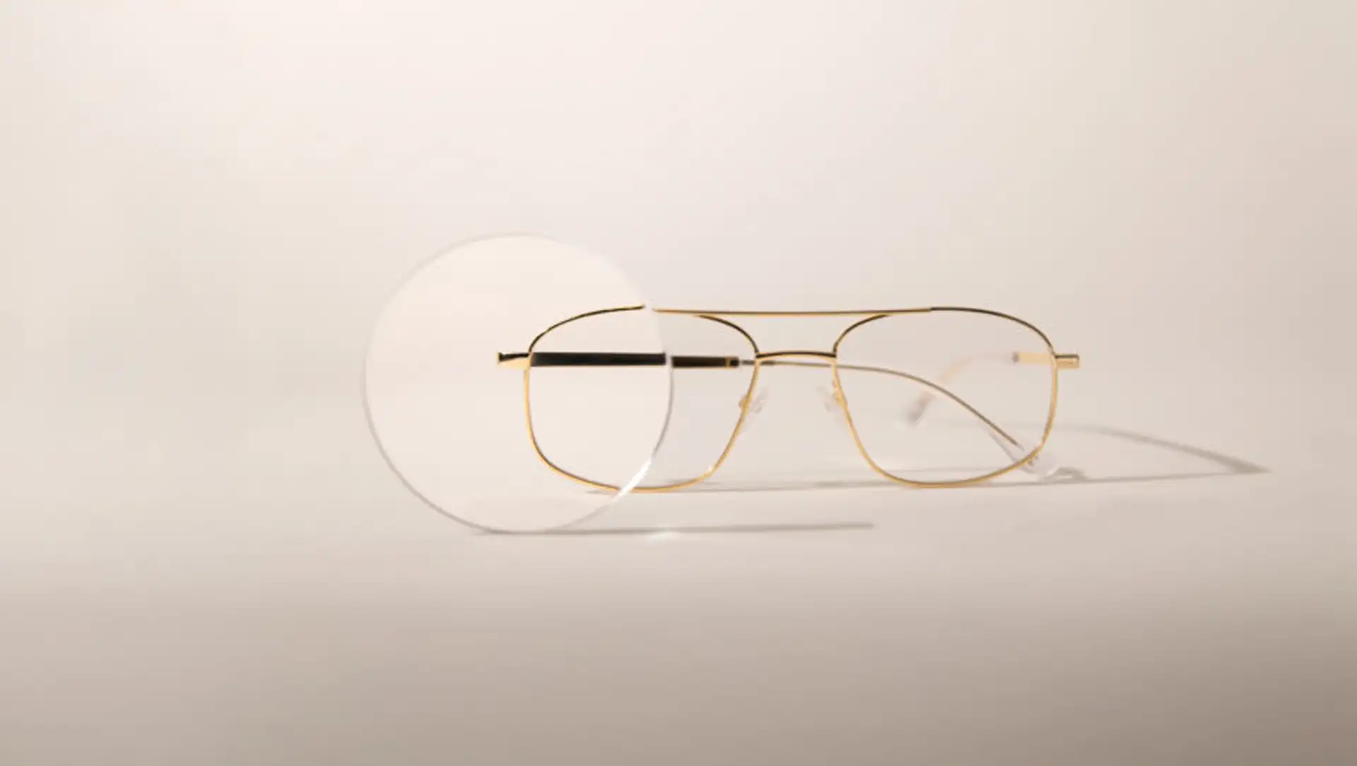 Mister Spex startet mit Premium-Brillengläsern von HOYA durch