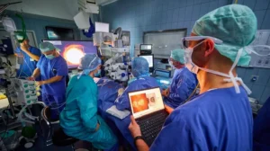 Netzhaut Implantat bei AMD: PRIMA soll zentrales Sehen erstmals teilweise wiederherstellen