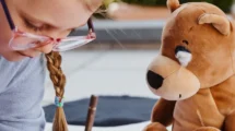 Neue Digitalkampagne von CooperVision zur Sensibilisierung für Kinder-Kurzsichtigkeit