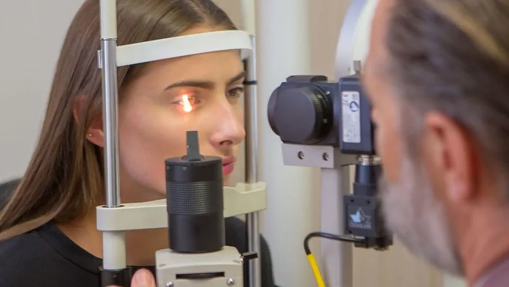 Ortho-K Langzeitfolgen: Jugendliche berichten von trockenen Augen und Sehproblemen