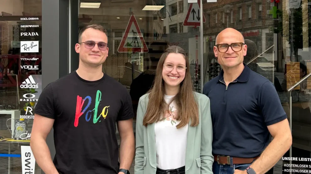 Phototrope Brillengläser immer beliebter bei jungen Menschen – zu Besuch bei Optik Rank in Zirndorf