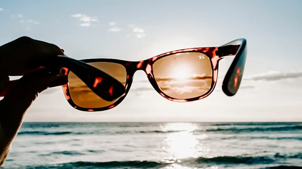 Sonne als Risikofaktor für die Augen: Warum konsequenter UV-Schutz unverzichtbar ist