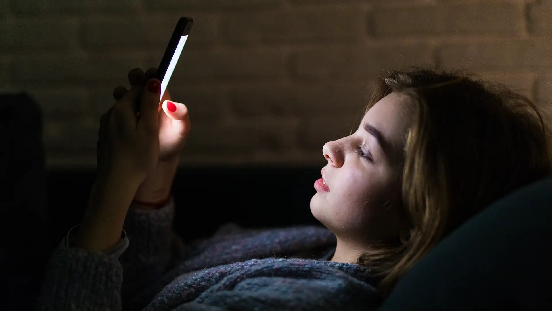 Studie: Wie wirkt sich Handylicht auf die Augen aus