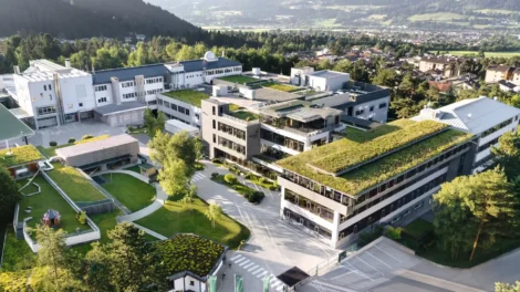 US-Zölle erschüttern Tiroler Premiumoptik: Warum Swarovski Optik jetzt Personal abbaut