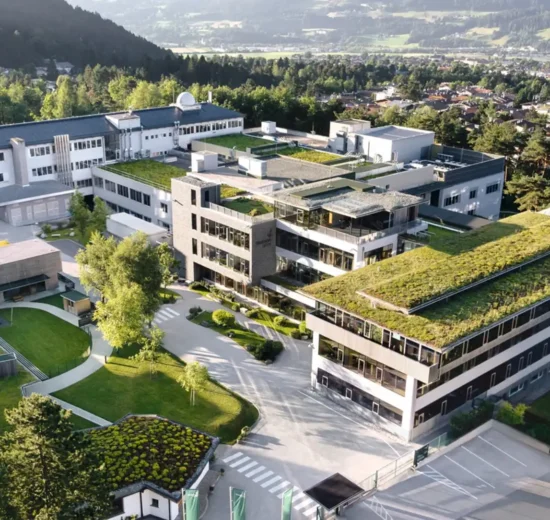 US-Zölle erschüttern Tiroler Premiumoptik: Warum Swarovski Optik jetzt Personal abbaut