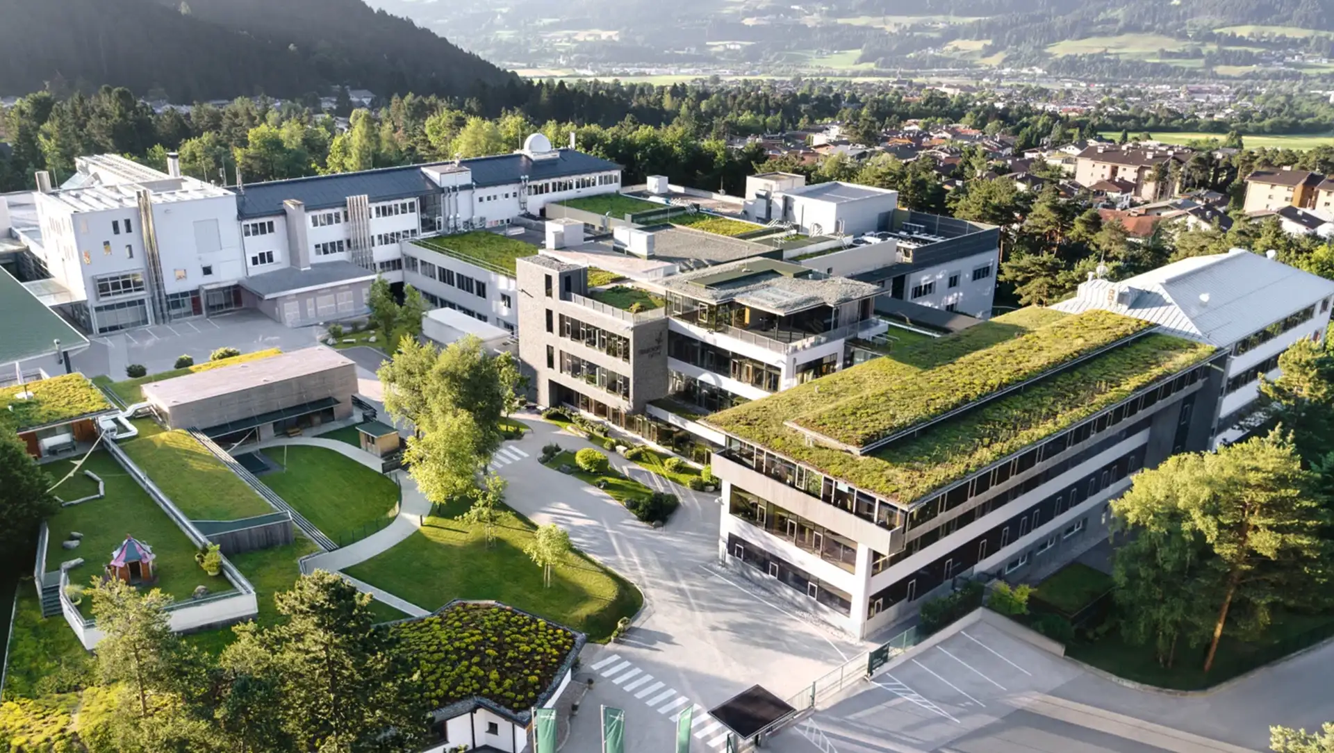 US-Zölle erschüttern Tiroler Premiumoptik: Warum Swarovski Optik jetzt Personal abbaut