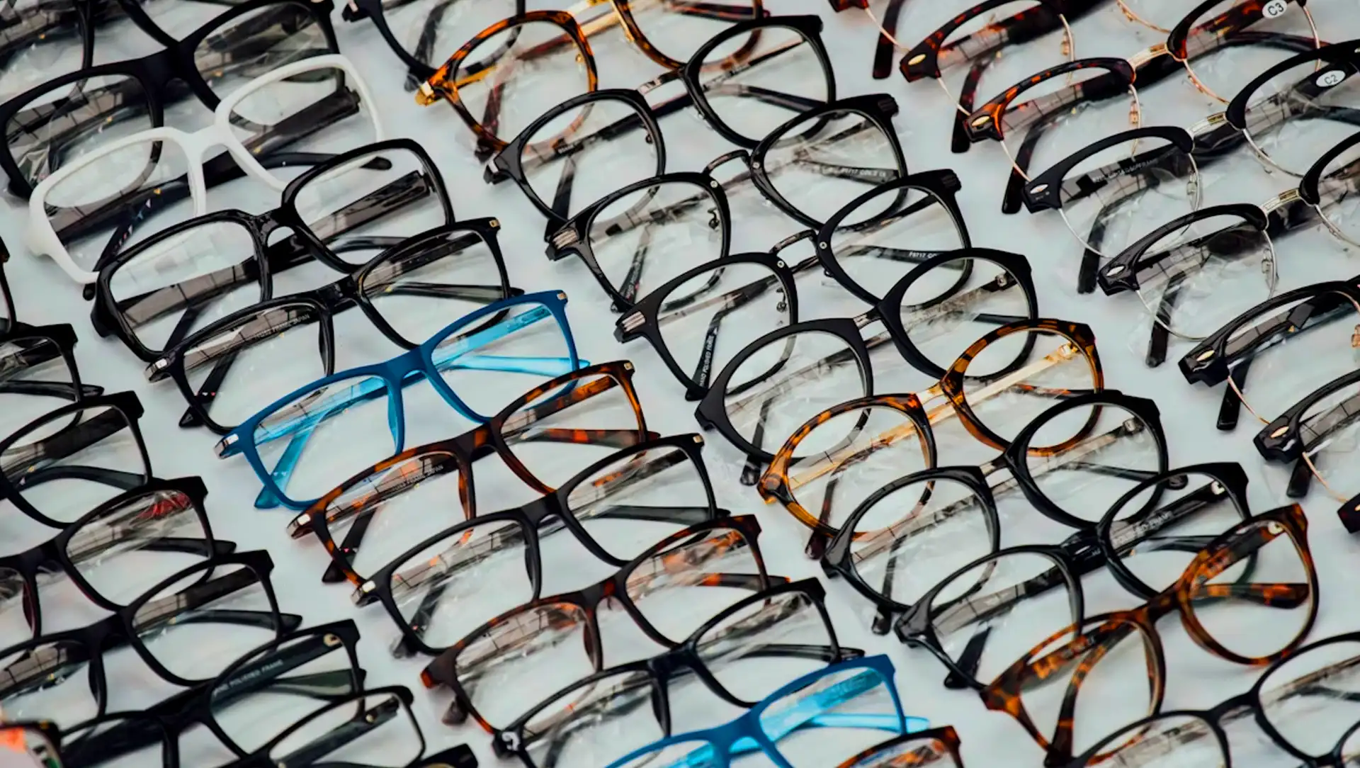 Zweitbrille, Bildschirmbrille und Co. Warum sich mehrere Brillen lohnen